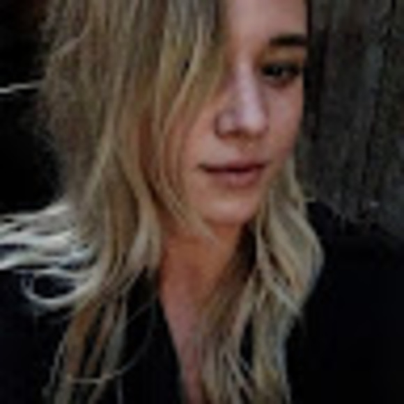 Meet your Posher, Kelsey - Picture 1 of 1